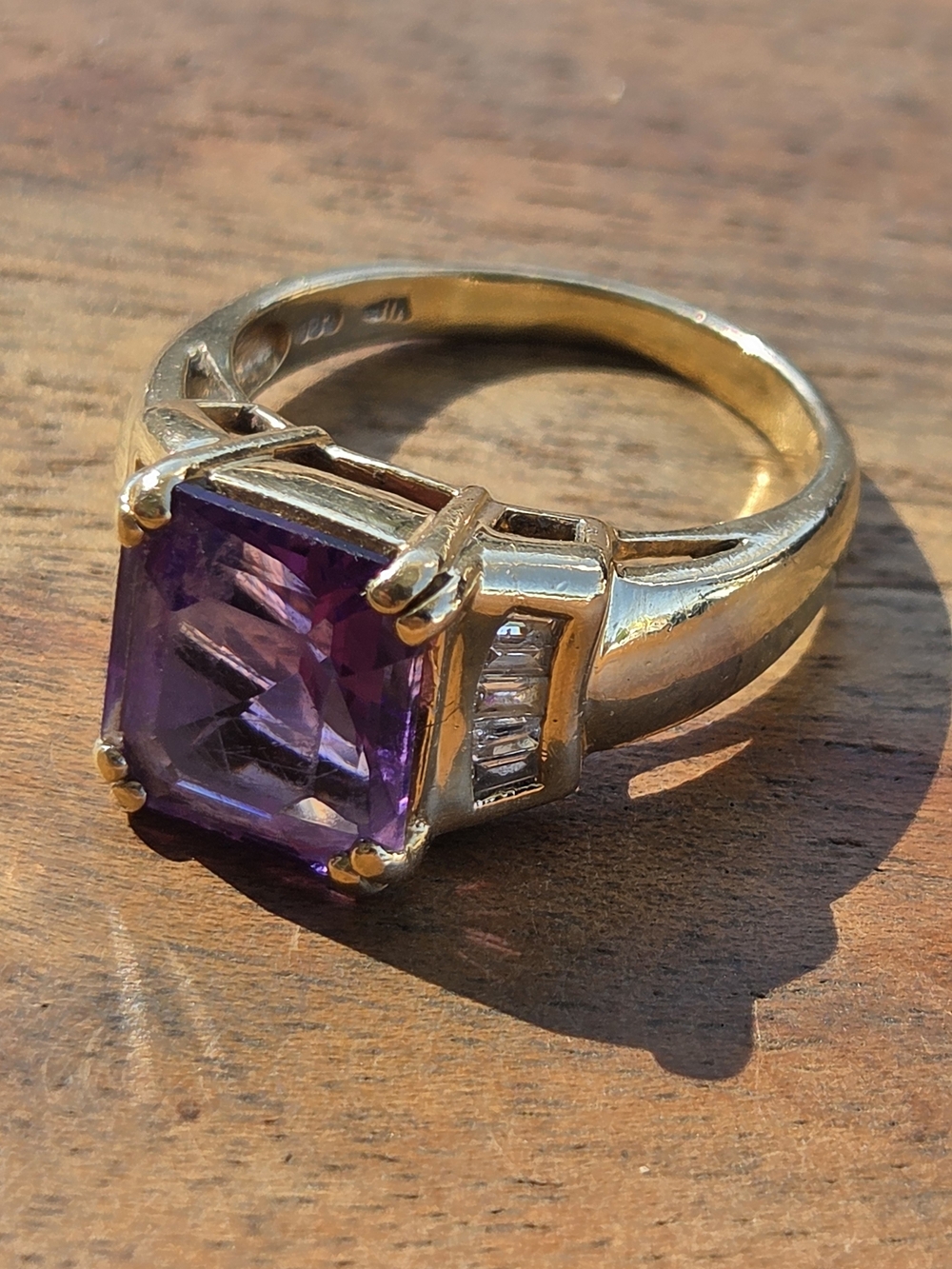 14k Gold Ring with Emerald Cut Amethyst And Diamond